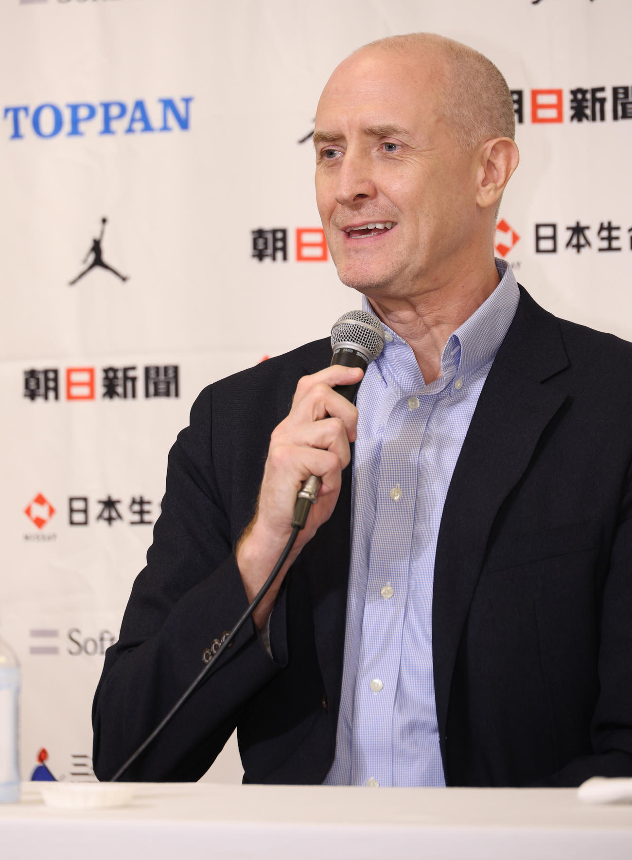 ワールドカップ2023総括会見する日本バスケットボール男子ホーバス代表監督（撮影・中島郁夫）