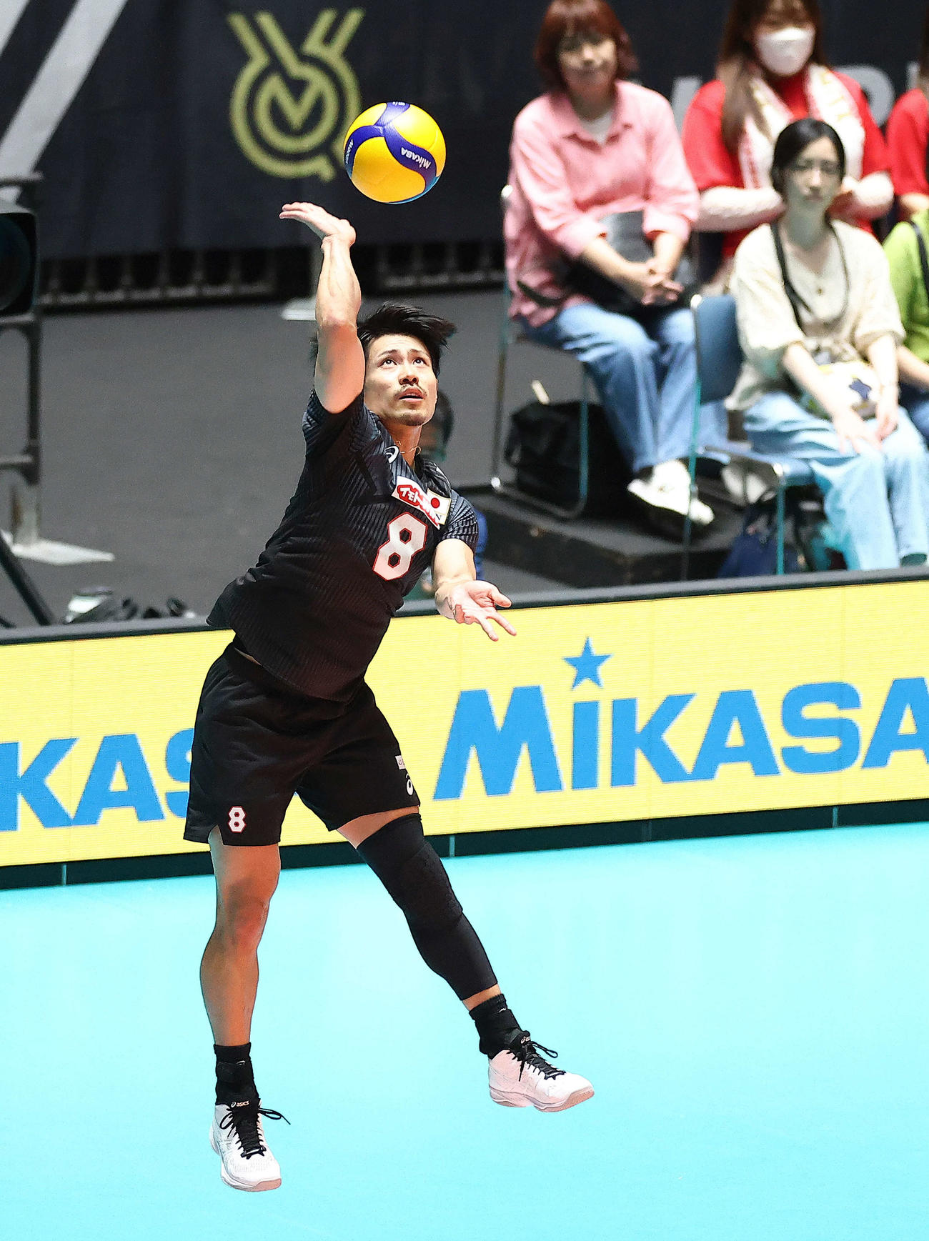 日本対エジプト　第1S、サーブを放つ関田（撮影・河田真司）