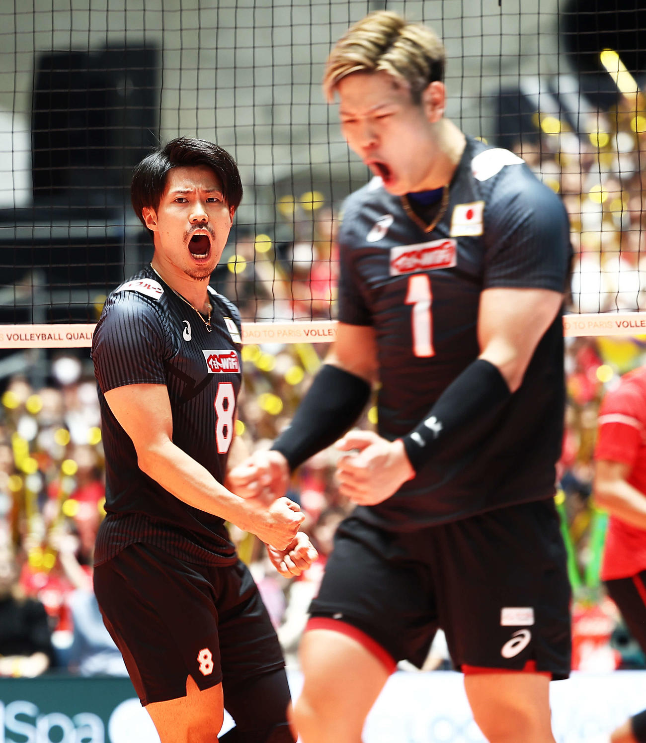 日本対エジプト　第3S、ポイントを奪い雄たけびを上げる関田（左）と西田（撮影・河田真司）