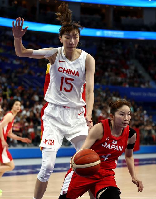 日本の川井麻衣が中国のハン・シューと対戦（ロイター）
