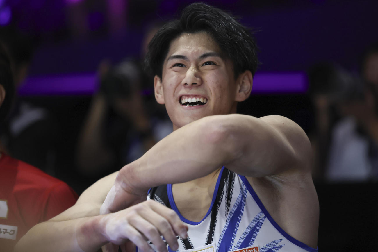 男子個人総合で2連覇した橋本大輝（AP）