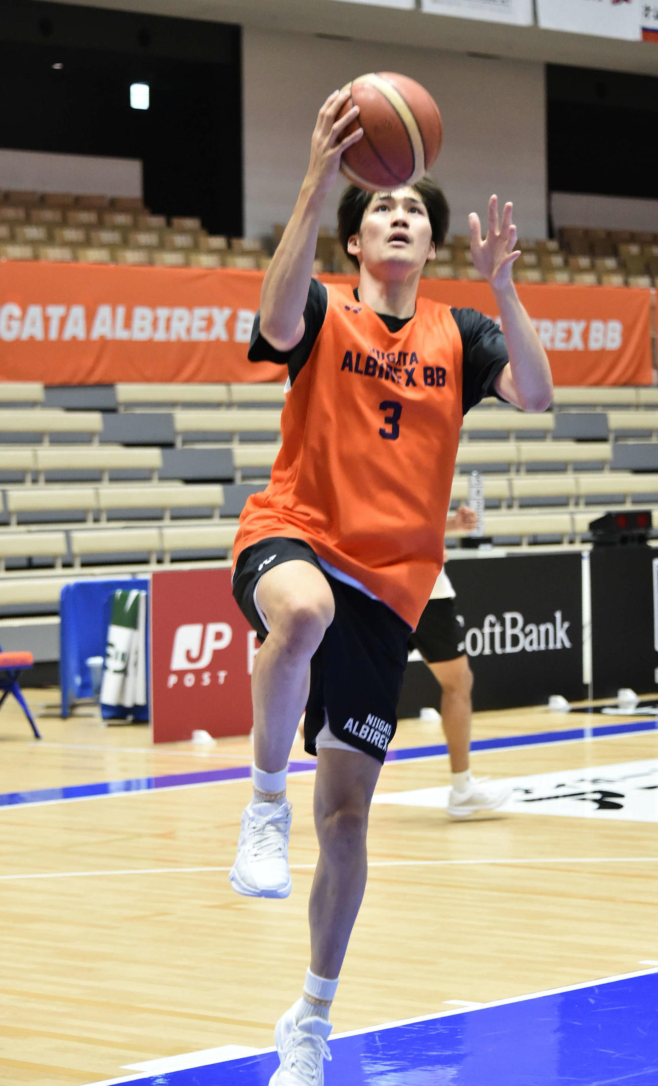 レイアップに行く大矢