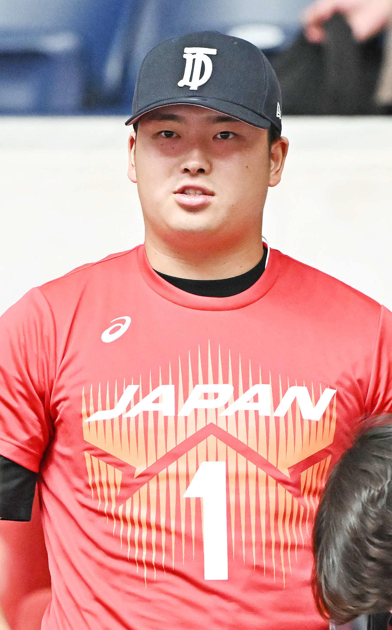 日本対セルビア　観戦に訪れたヤクルト村上（撮影・滝沢徹郎）