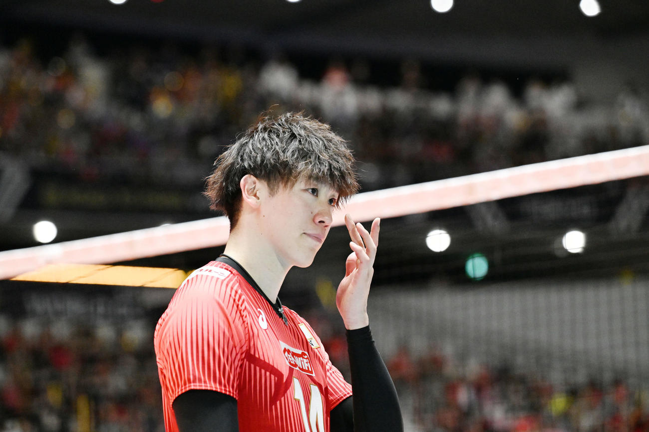 日本対スロベニア　試合後のインタビューで感極まる石川（撮影・滝沢徹郎）