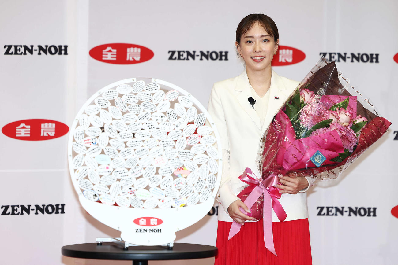 全農オフィシャルアンバサダーに就任し笑顔を見せる石川佳純さん（撮影・河田真司）