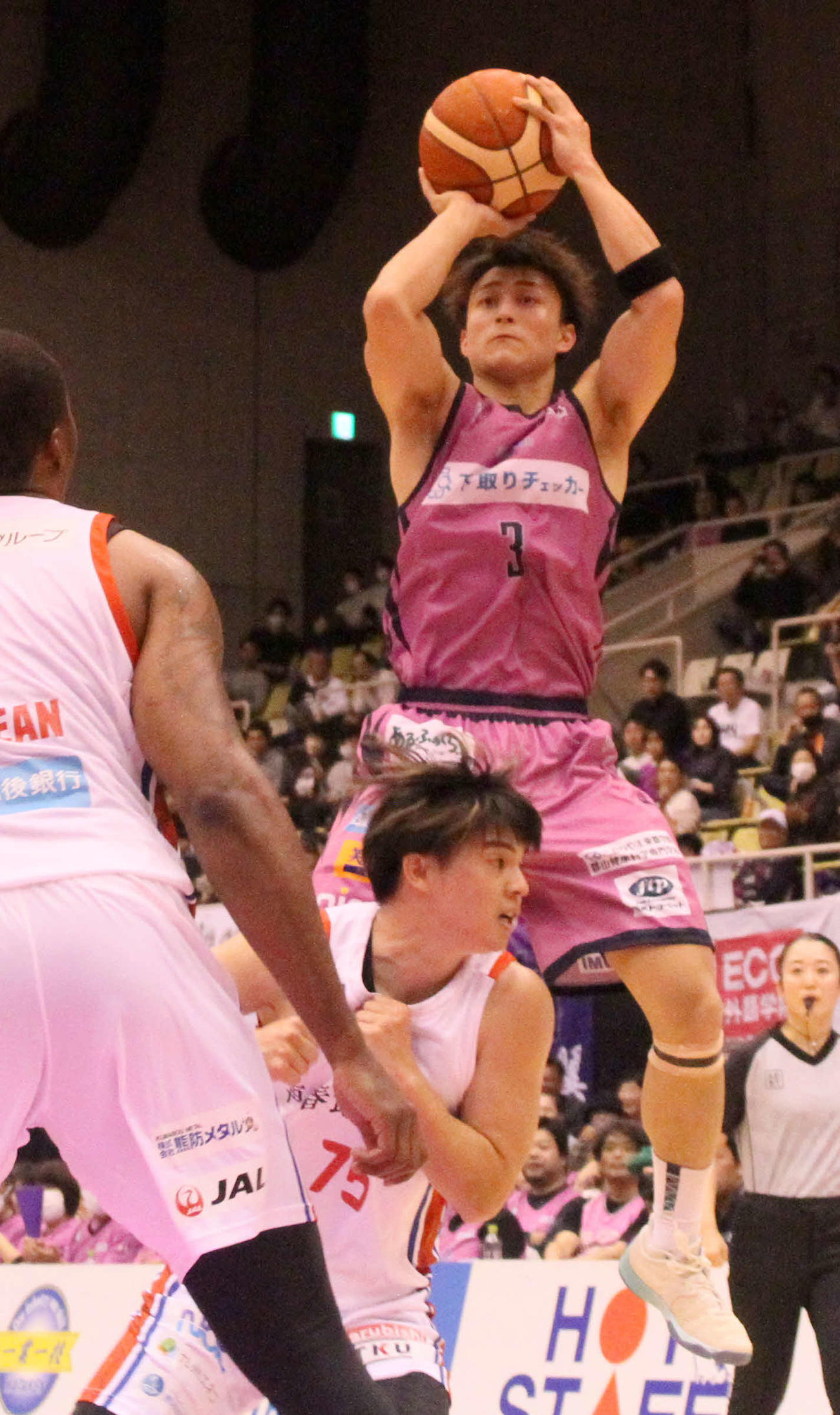第3Q、シュートを決める福島加藤
