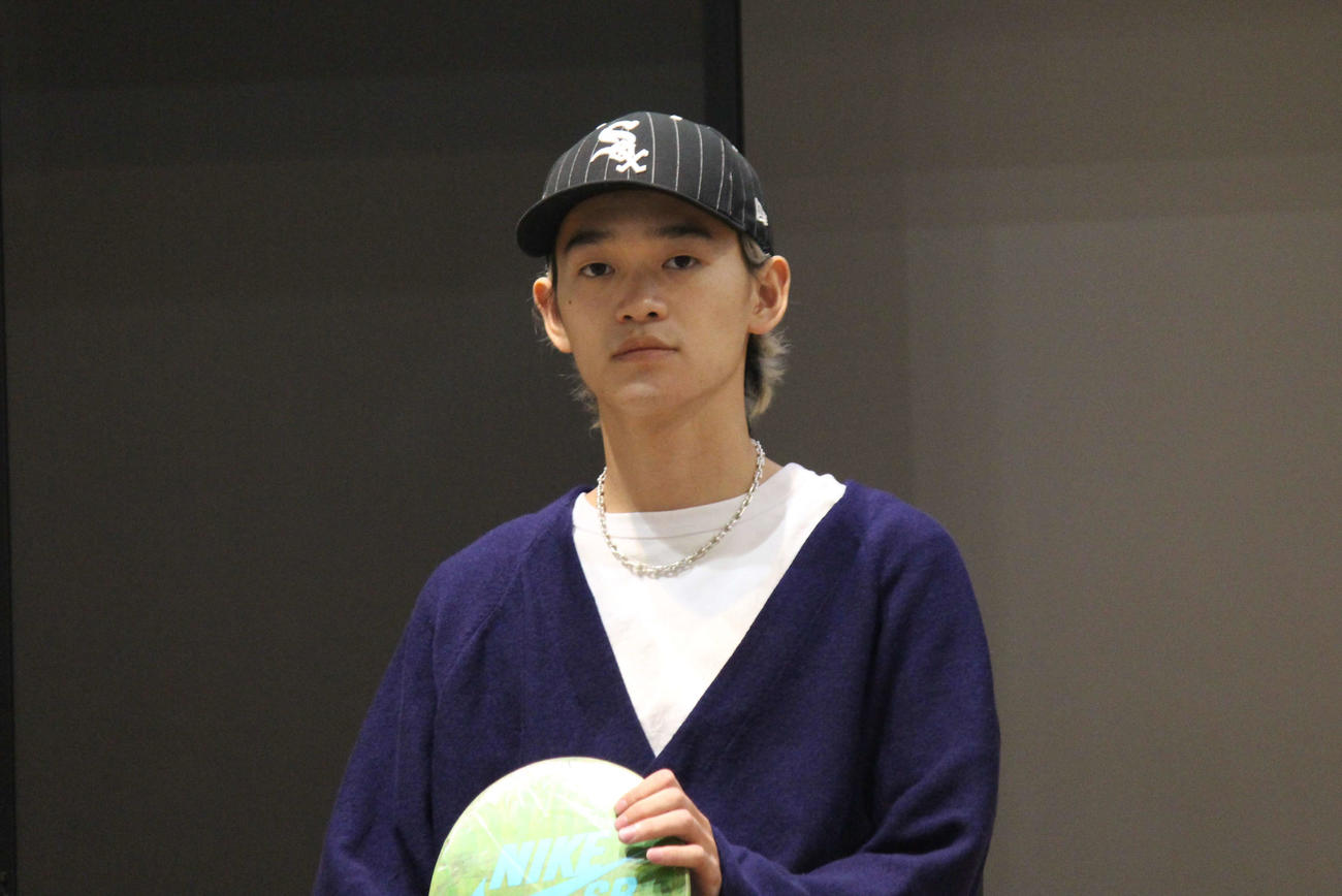 スケートボードストリート世界選手権の記者会見に出席した白井空良（撮影・勝部晃多）