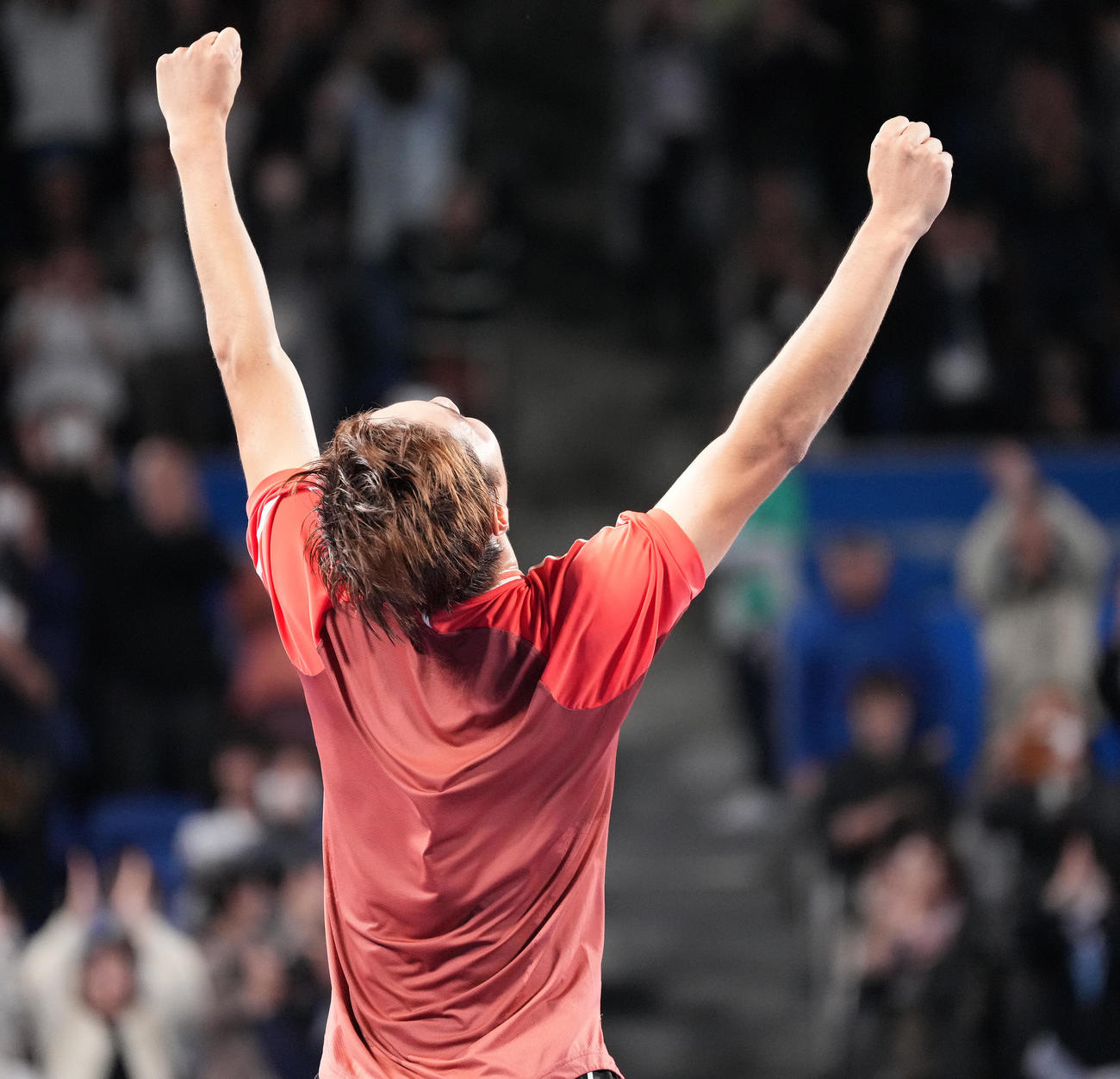 男子シングルス準々決勝　ポピリンに勝利しガッツポーズする望月（撮影・鈴木みどり）