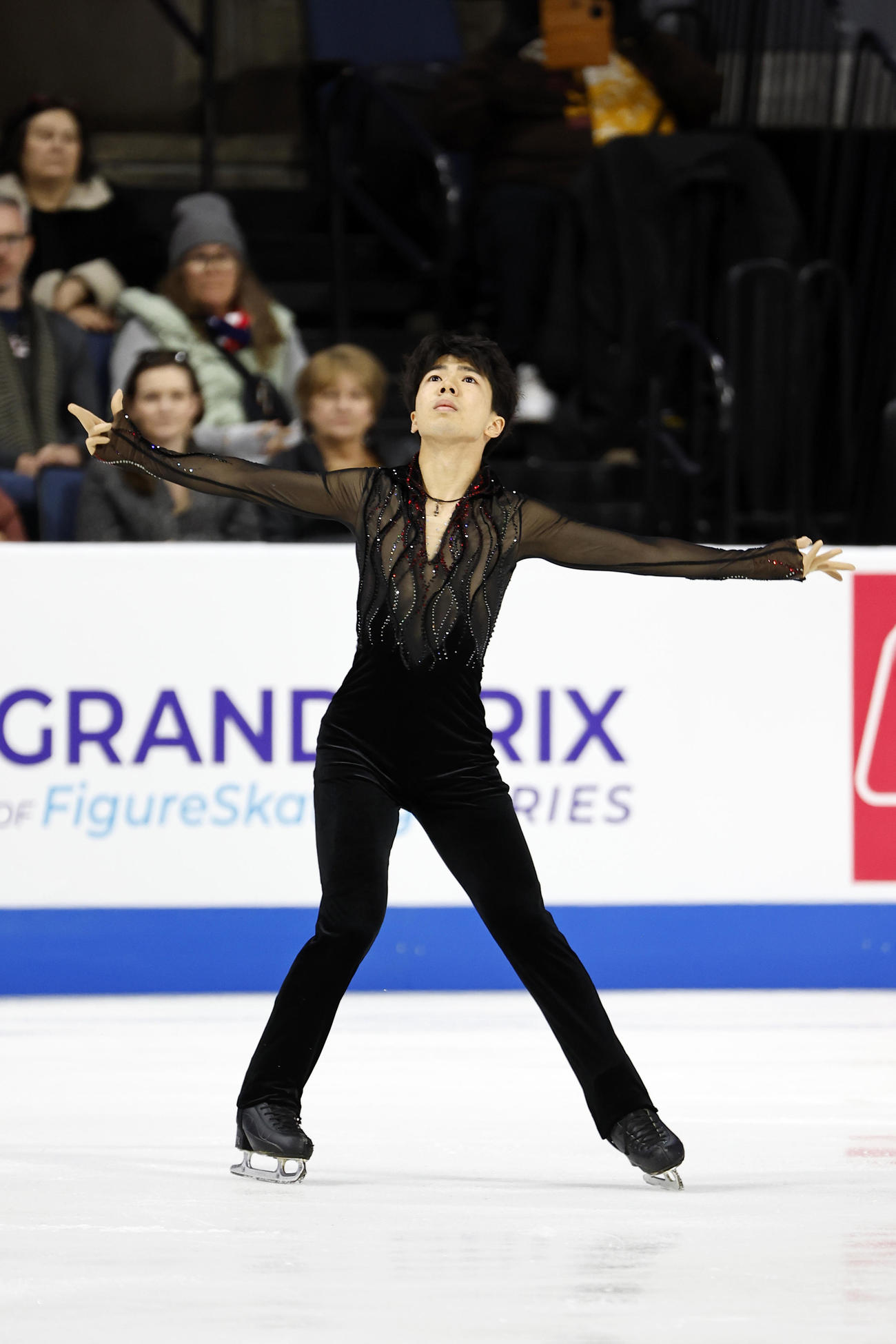 GPシリーズ第1戦スケートアメリカ　SPで演技を披露する佐藤駿（AP）
