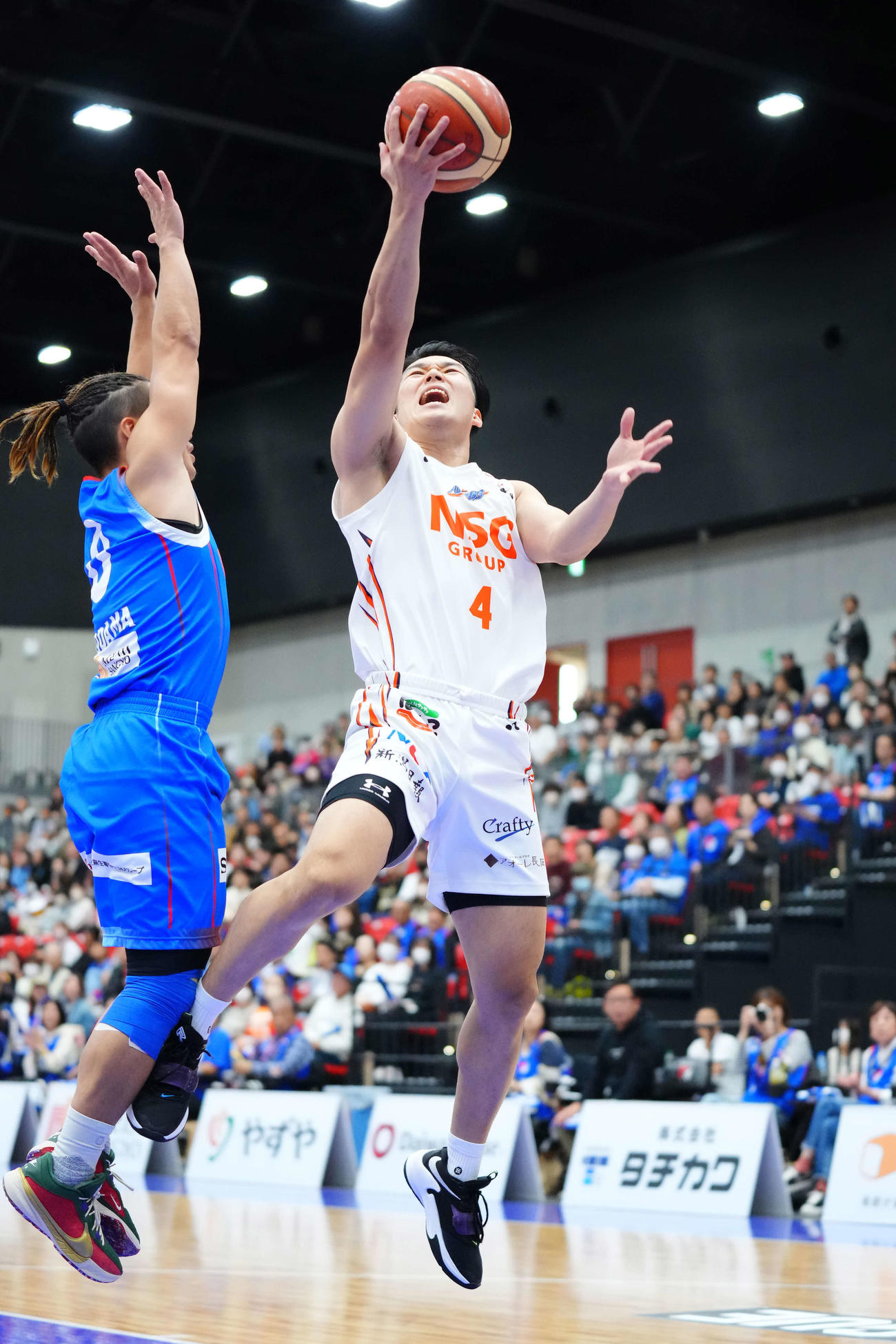 第1Q、シュ－トを決める新潟高橋（C）B．LEAGUE
