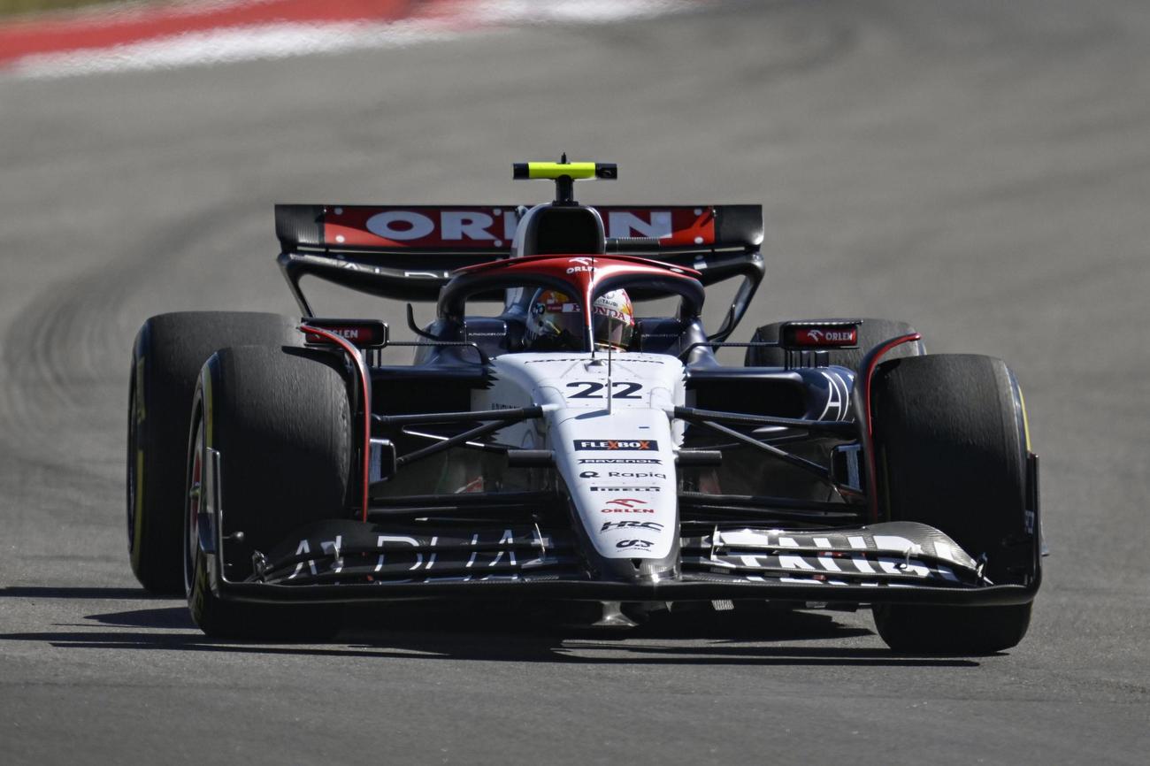 F1シリーズ第18戦、米国グランプリで走行するアルファタウリの角田裕毅（ゲッティ＝共同）