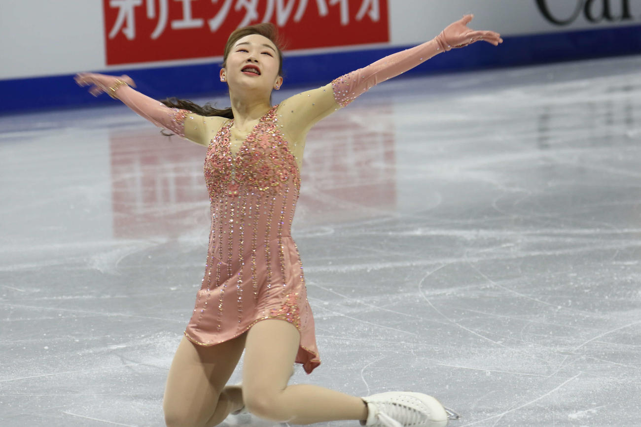 見せ場のニースライディングを披露する松生