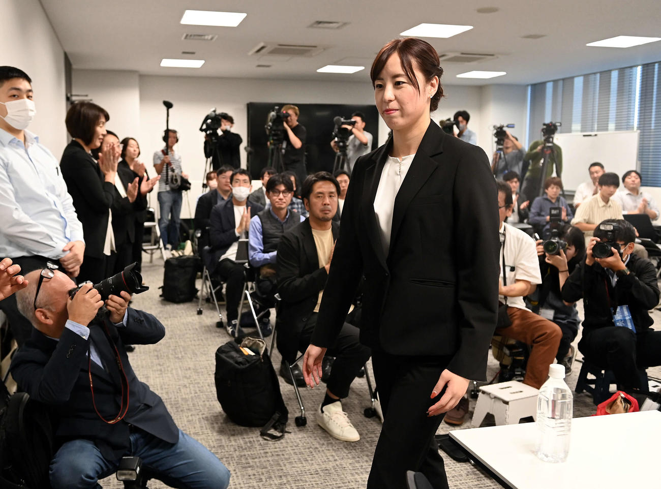 引退を表明し会見に臨んだアーティスティックスイミングの乾（撮影・たえ見朱実）