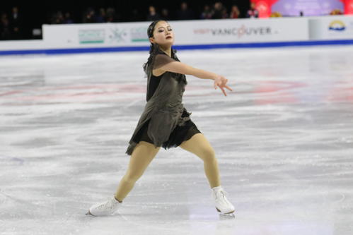 女子フリーで演技する渡辺