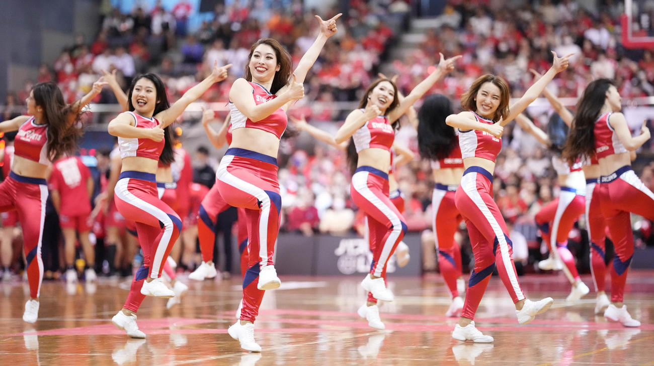 千葉J対FE名古屋　会場を盛り上げるSTAR JETS（撮影・鈴木みどり）