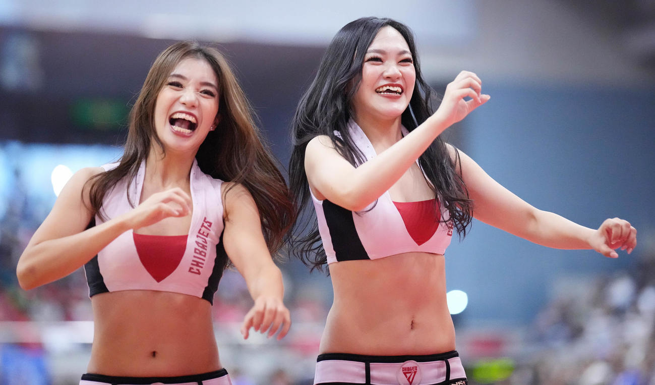 千葉J対FE名古屋　会場を盛り上げるSTAR JETS（撮影・鈴木みどり）