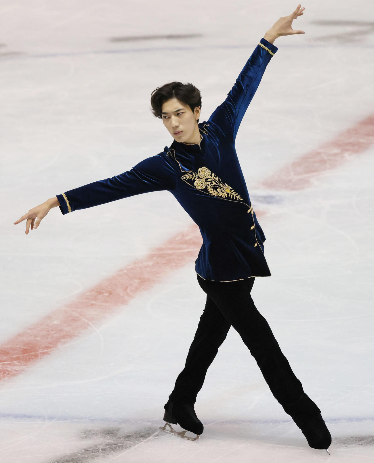 西日本フィギュアスケート選手権　男子フリーで演技する三宅星南（撮影・加藤孝規）