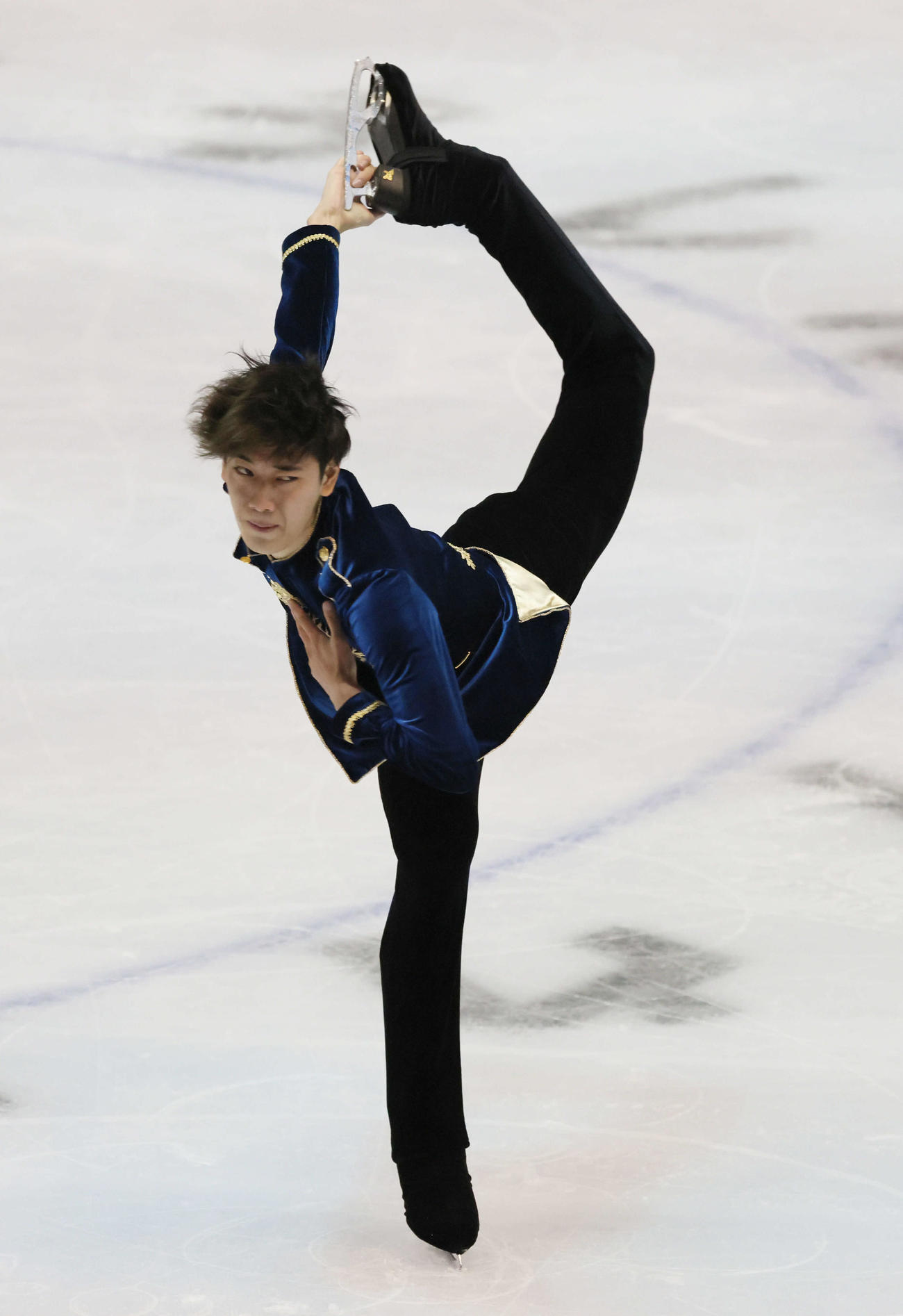 西日本フィギュアスケート選手権　男子フリーで演技する三宅星南（撮影・加藤孝規）
