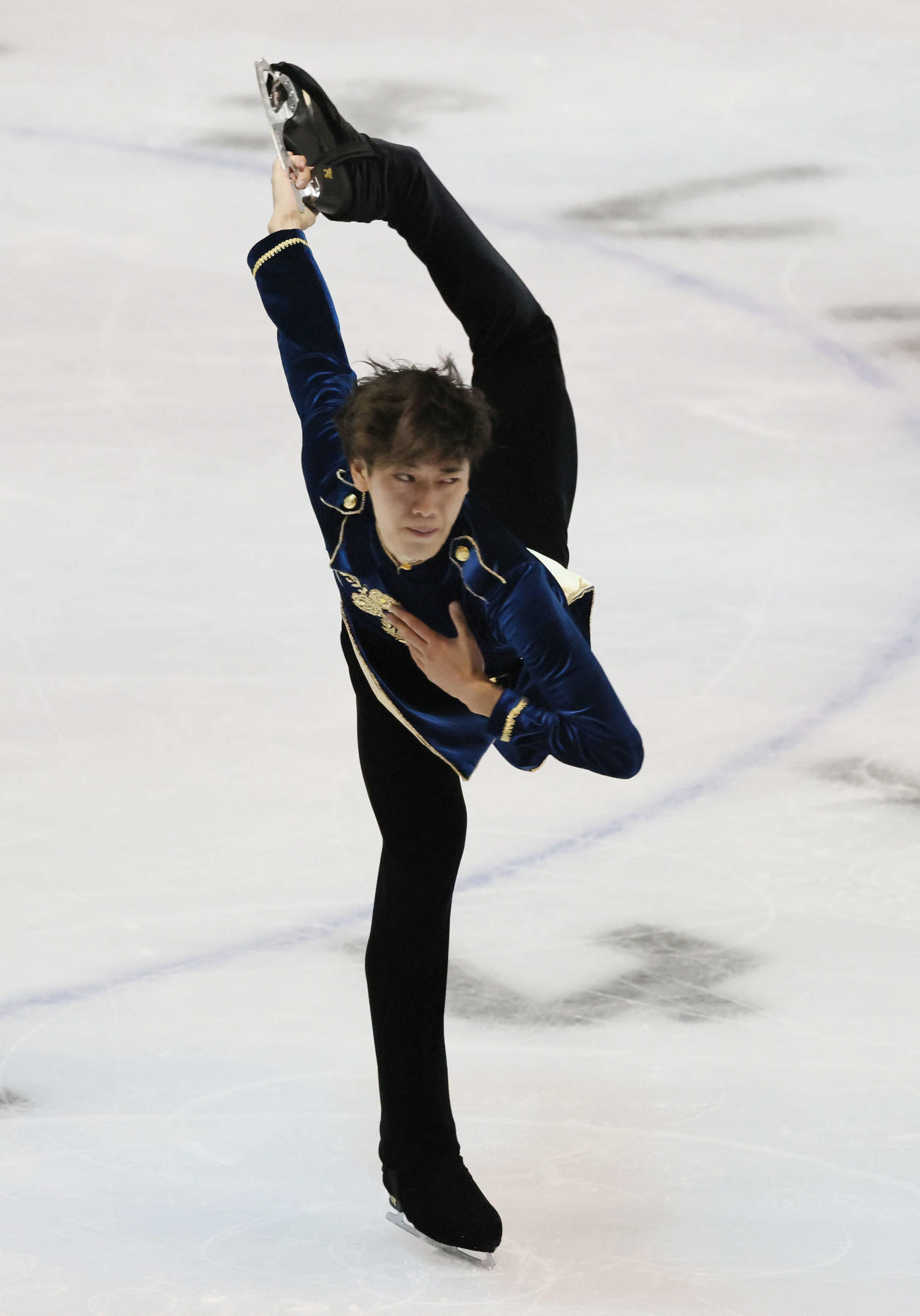 西日本フィギュアスケート選手権　男子フリーで演技する三宅星南（撮影・加藤孝規）