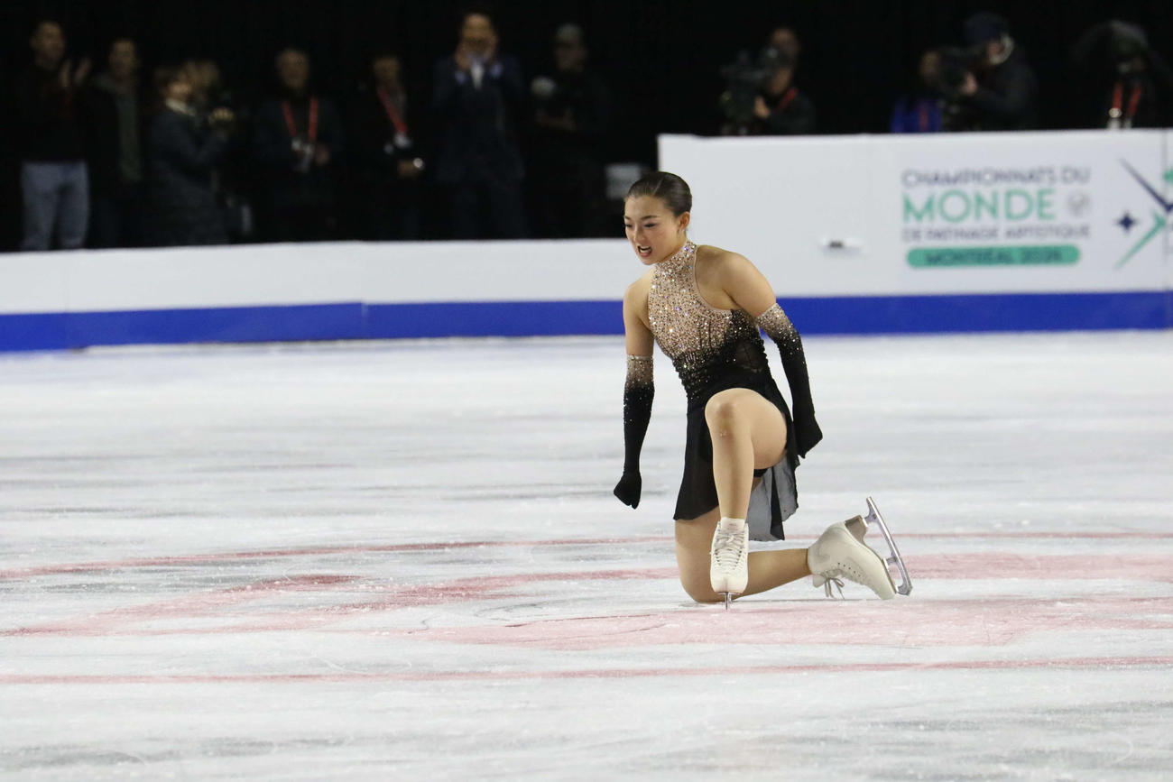 演技を終えて気合の入った顔をみせる坂本