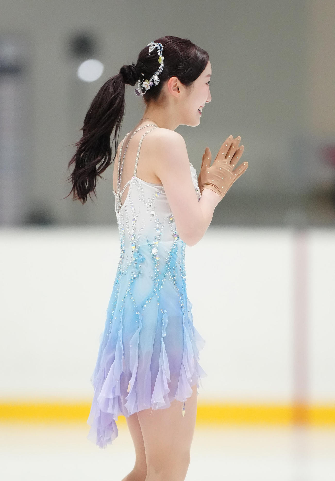 女子SPの演技を終え、手を合わせる本田真凜（撮影・江口和貴）