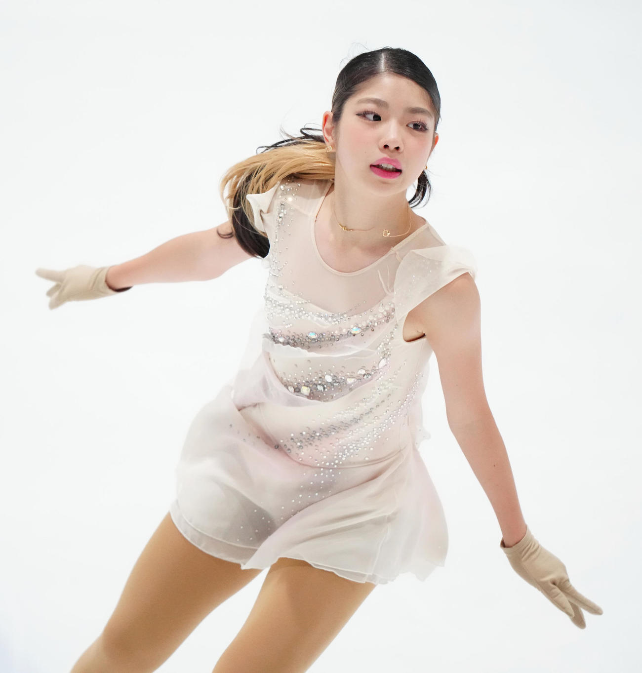 ジュニア女子フリーで演技する杉本羽美（撮影・江口和貴）