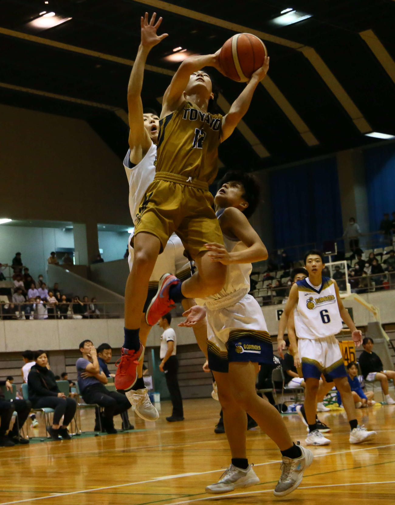 男子決勝　延長で6得点するなど大活躍のTOYANOのPG佐藤友