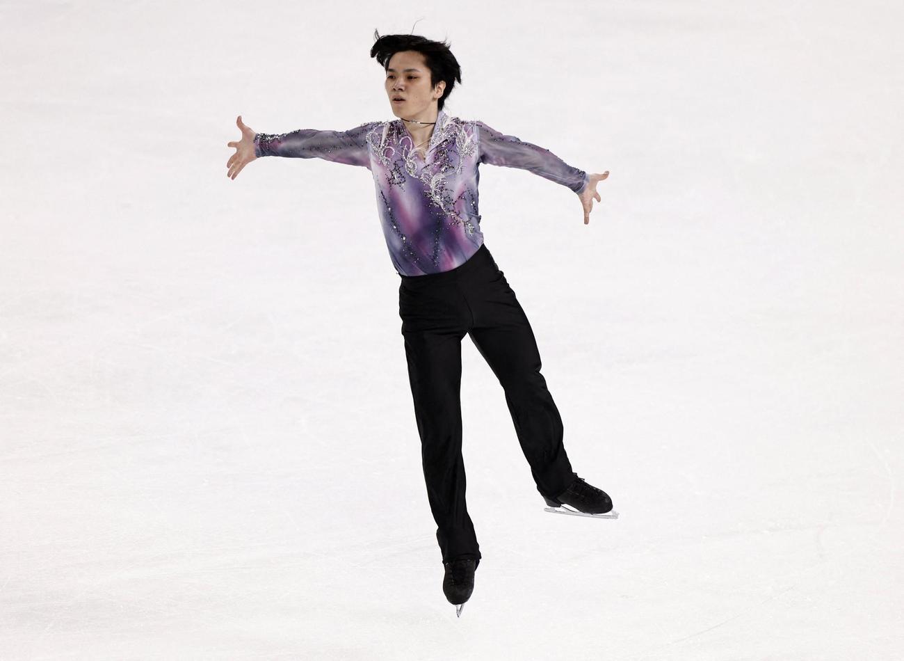 SPの演技を行う宇野昌磨（ロイター）