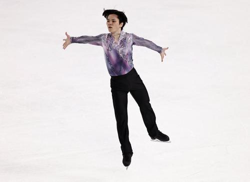 SPの演技を行う宇野昌磨（ロイター）