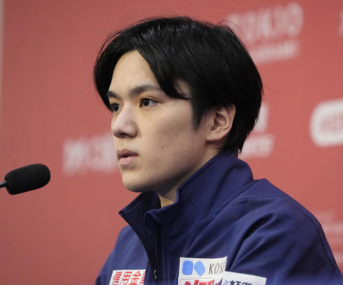 男子SPを終え、記者会見する宇野昌磨（共同）