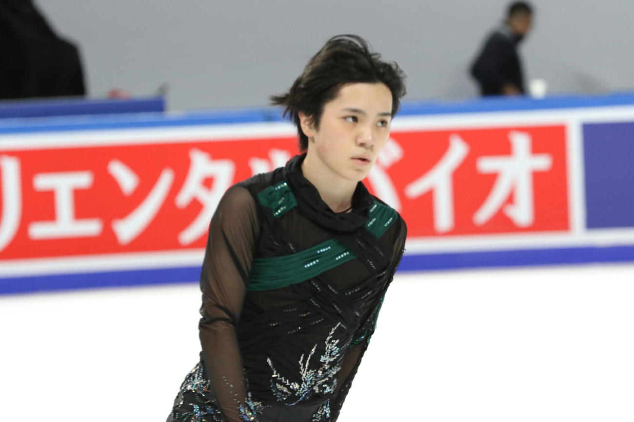 フリー前の公式練習で滑る宇野昌磨