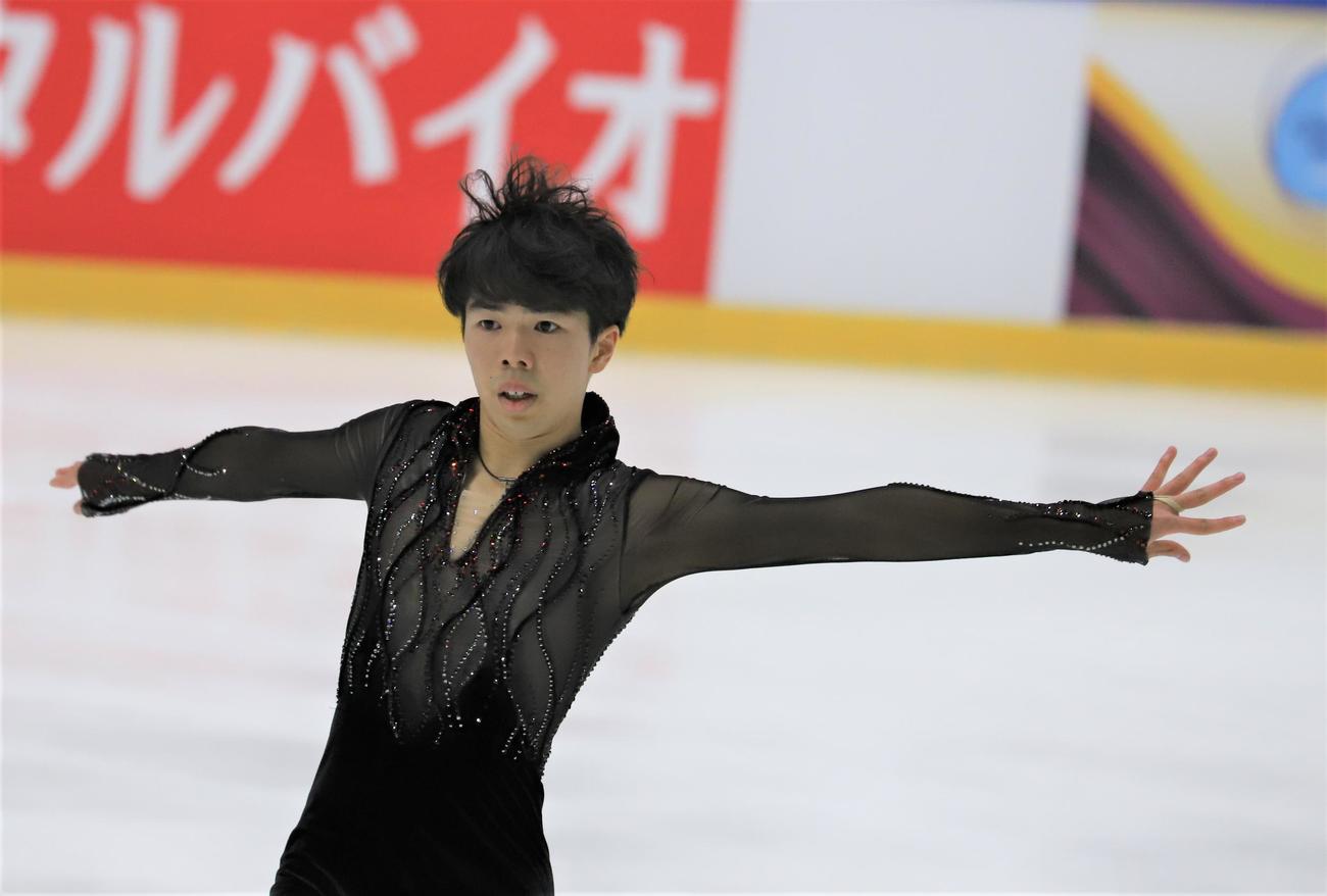フィギュアスケートGPシリーズフィンランド大会　男子SPで演技を披露する佐藤（撮影・藤塚大輔）