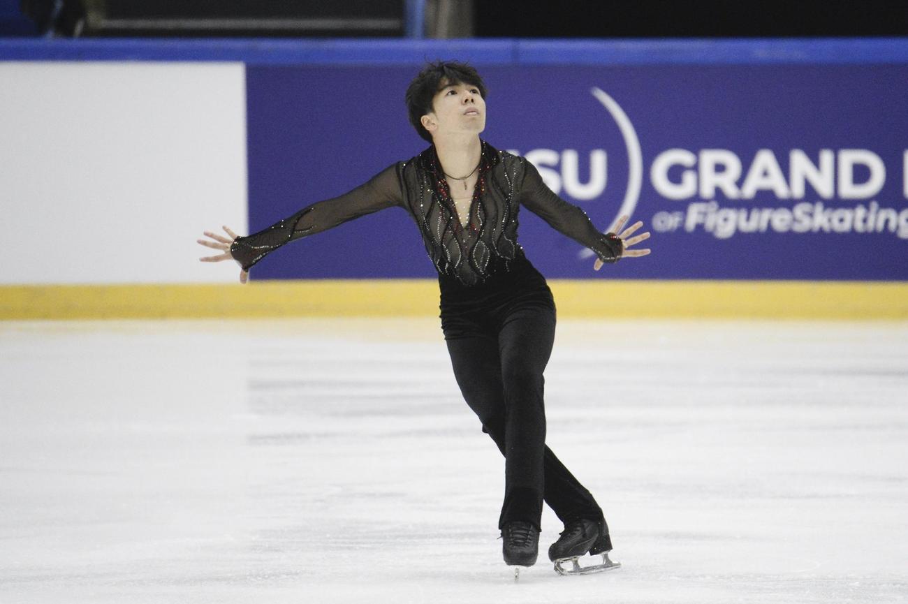 SPの演技をする佐藤駿（AP）