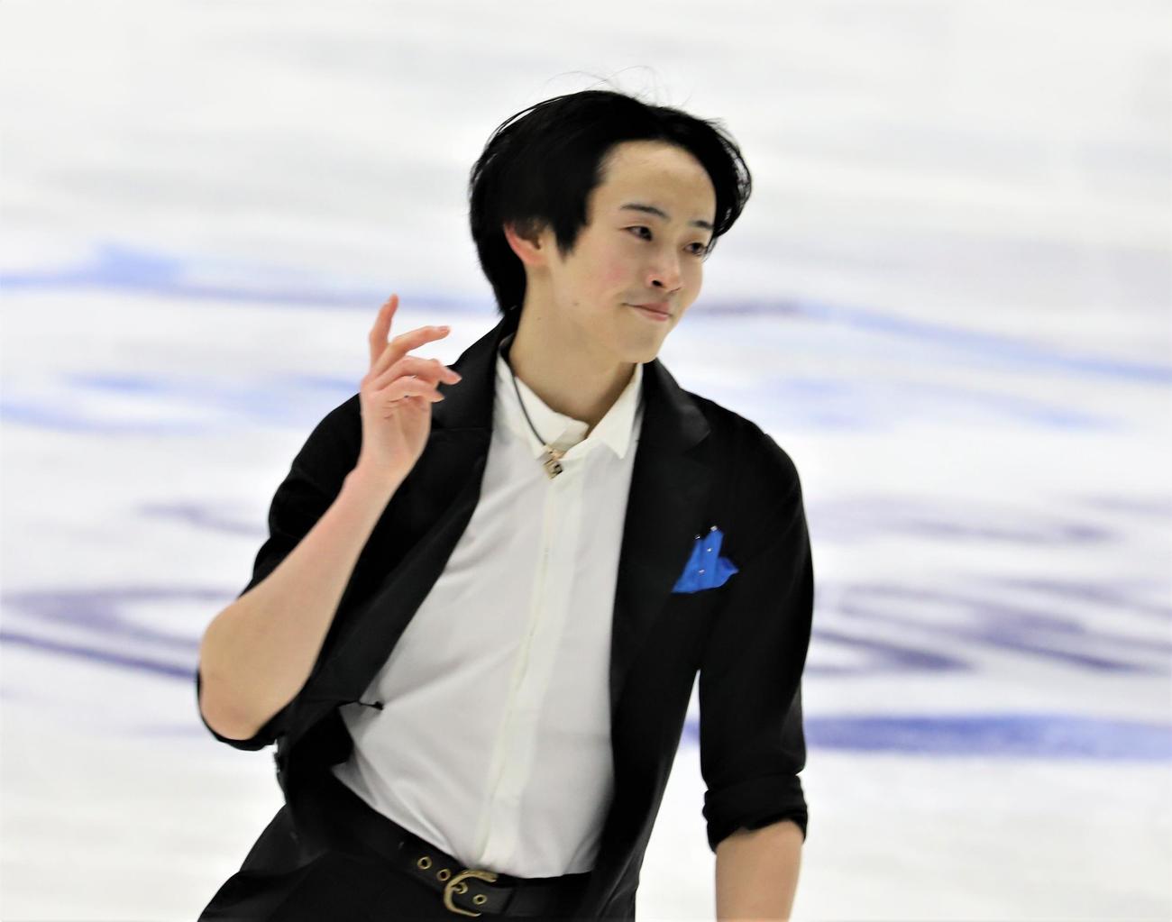 フィギュアスケートGPシリーズフィンランド大会の公式練習に臨む島田（撮影・藤塚大輔）