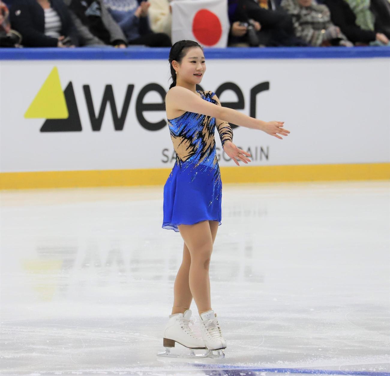 フィギュアスケートGPシリーズフィンランド大会　女子SPで演技を披露する河辺（撮影・藤塚大輔）