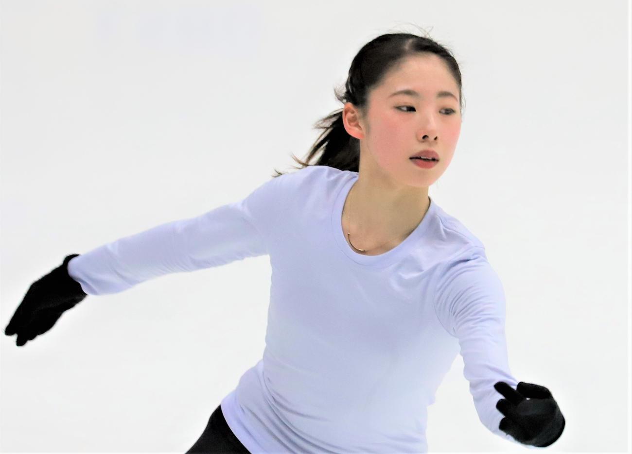 フィギュアスケートGPシリーズフィンランド大会の公式練習に臨む住吉（撮影・藤塚大輔）