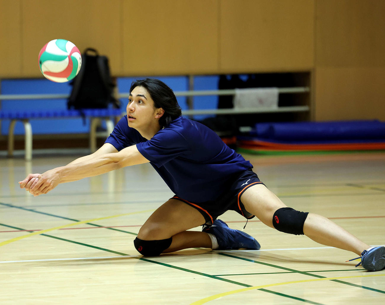試合形式練習に臨む法大・高橋（撮影・河田真司）