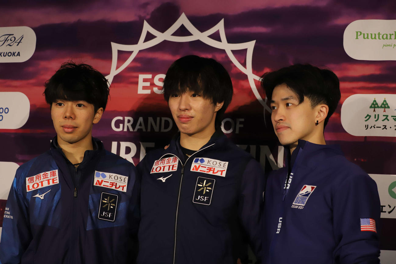 左から佐藤、三浦、島田（撮影・藤塚大輔）