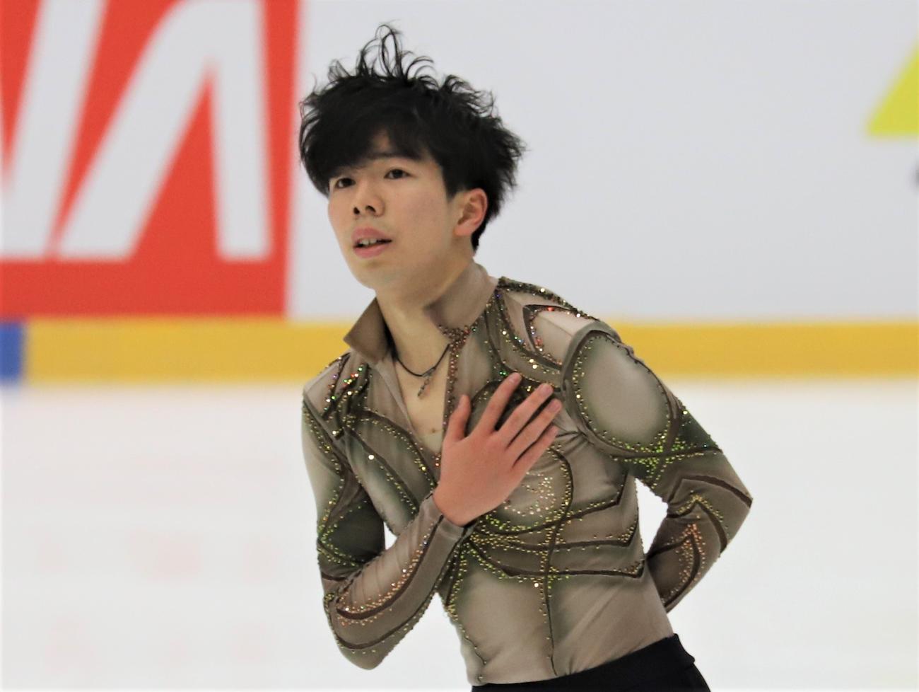 フィギュアスケートGPシリーズフィンランド大会　男子フリー当日の公式練習に参加した佐藤（撮影・藤塚大輔）