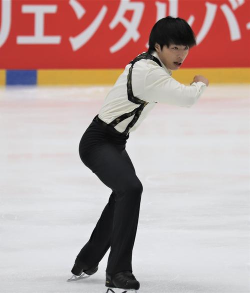 フィギュアスケートGPシリーズフィンランド大会　男子フリーで演技を披露する三浦（撮影・藤塚大輔）