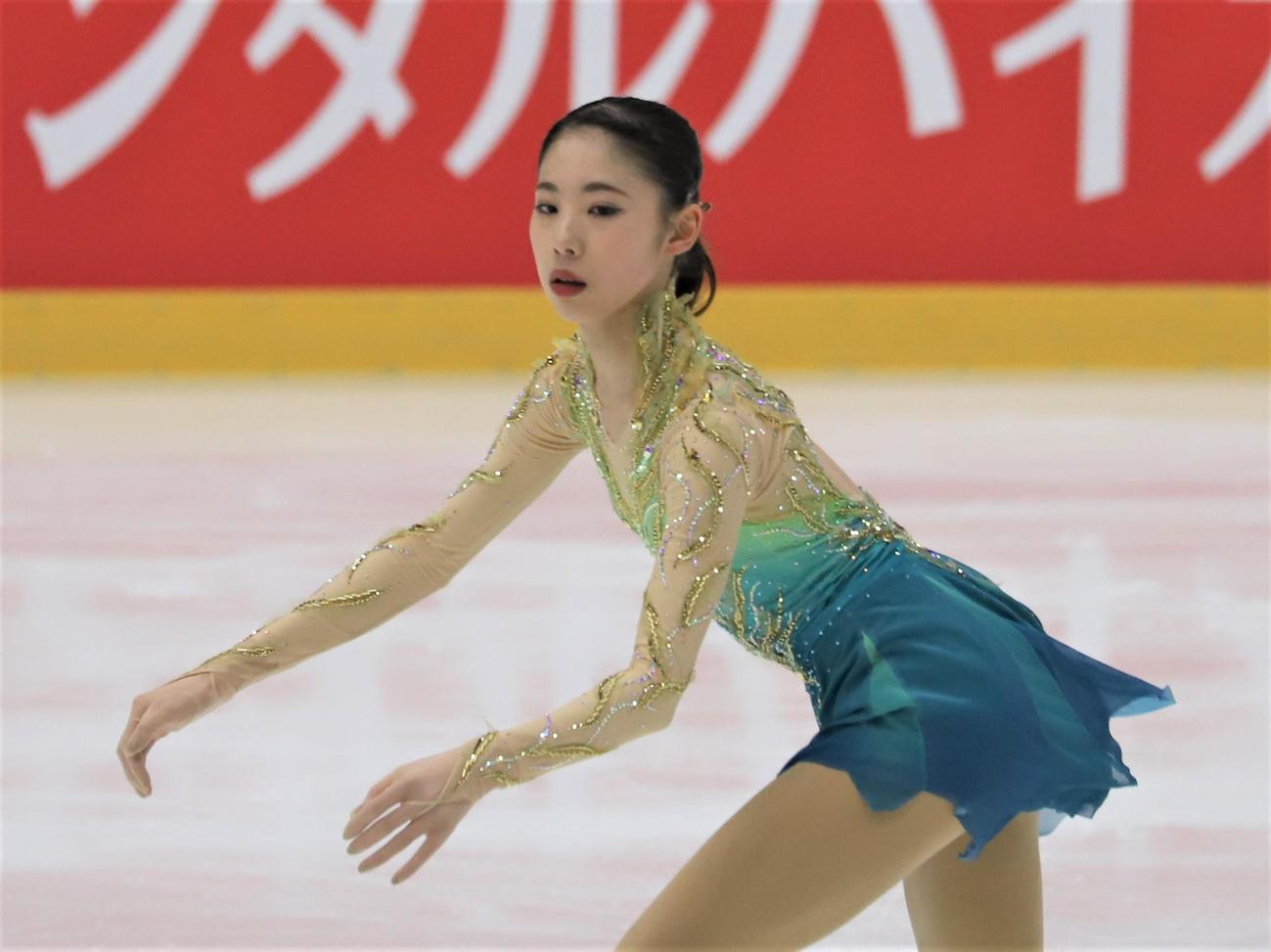 フィギュアスケートGPシリーズフィンランド大会　女子フリーの6分間練習に臨む住吉（撮影・藤塚大輔）