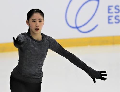 フィギュアスケートGPシリーズフィンランド大会　女子フリーの公式練習に臨む住吉（撮影・藤塚大輔）