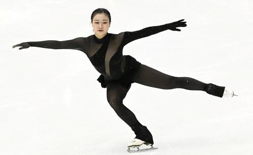フィギュアスケートGPシリーズフィンランド大会　女子フリーで演技を披露する河辺（ロイター）