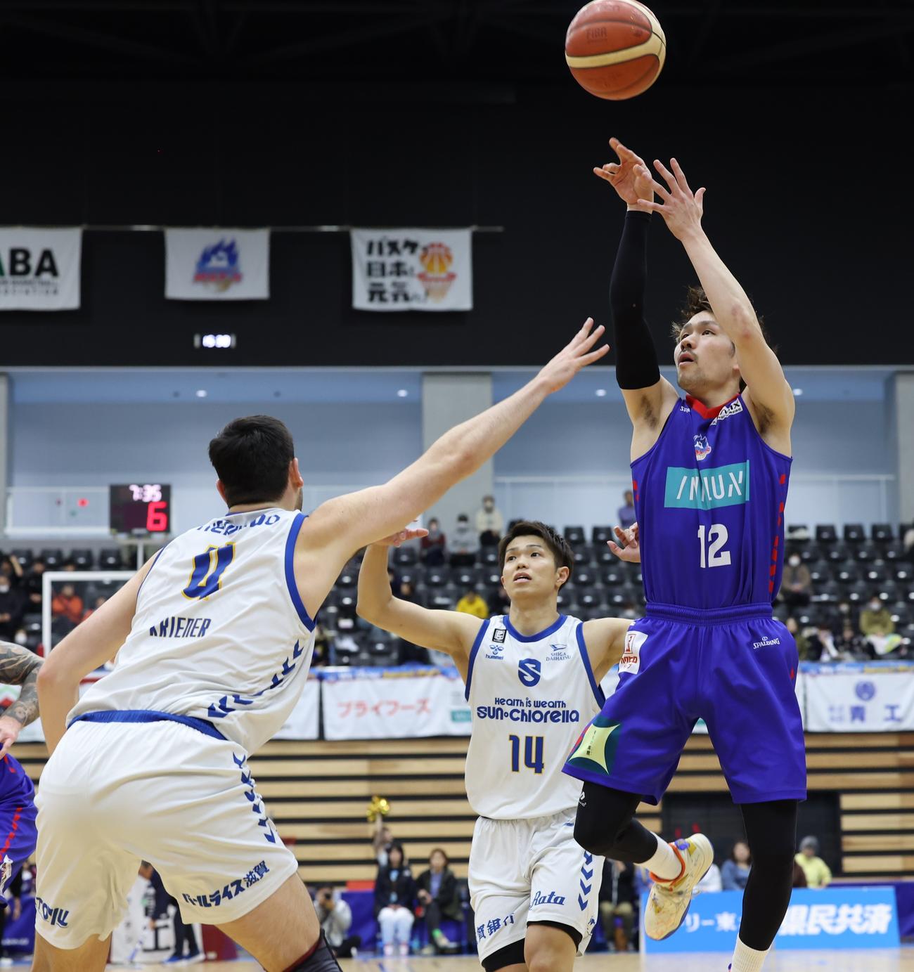 第2Q、シュートを狙う青森池田（C）B．LEAGUE