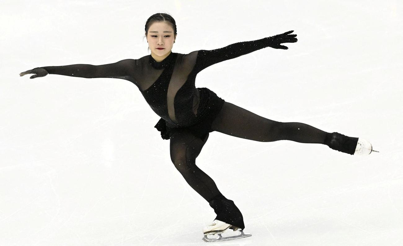 フィギュアスケートGPシリーズフィンランド大会　女子フリーで演技を披露する河辺（ロイター）