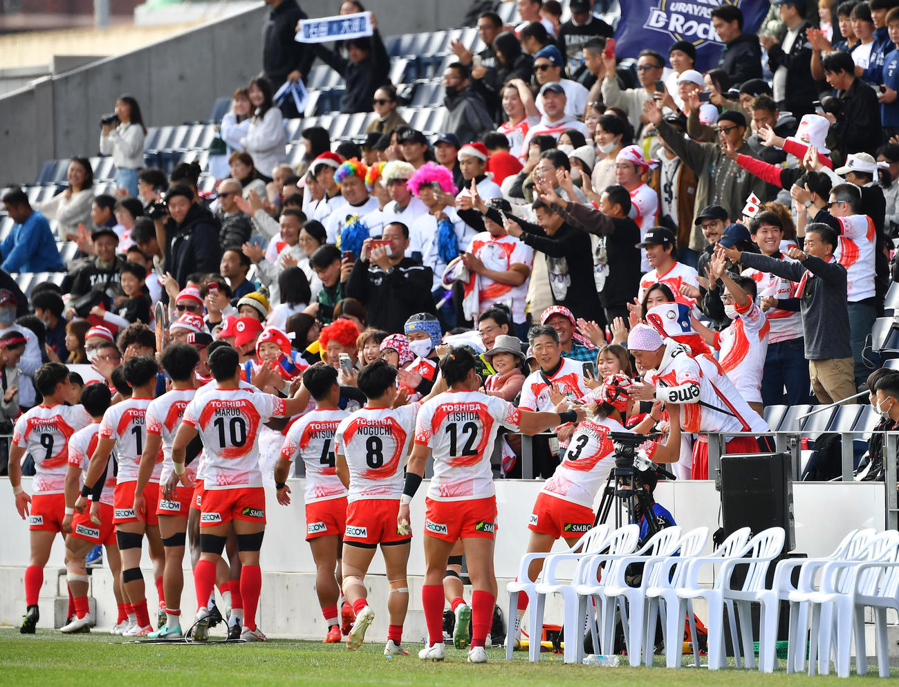 日本対UAE　決勝進出を決め喜ぶ日本代表選手たち（撮影・清水貴仁）