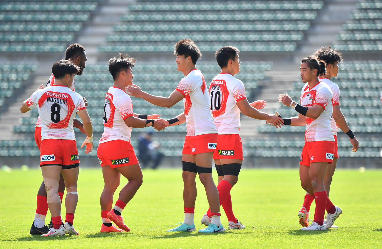 日本対UAE　決勝進出を決め喜ぶ日本代表選手たち（撮影・清水貴仁）