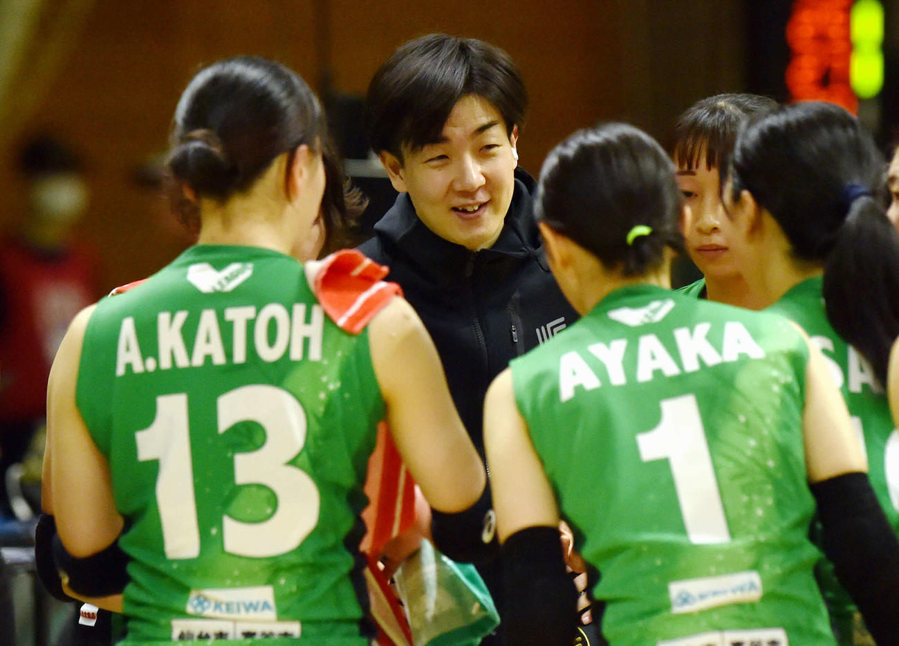 第5S、選手に指示を与える雑賀監督