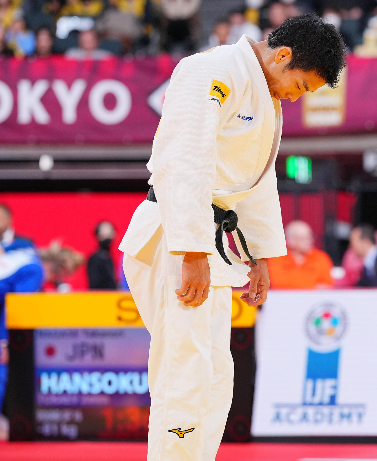 男子81キロ級3回戦、反則負けで敗れる永瀬（撮影・垰建太）