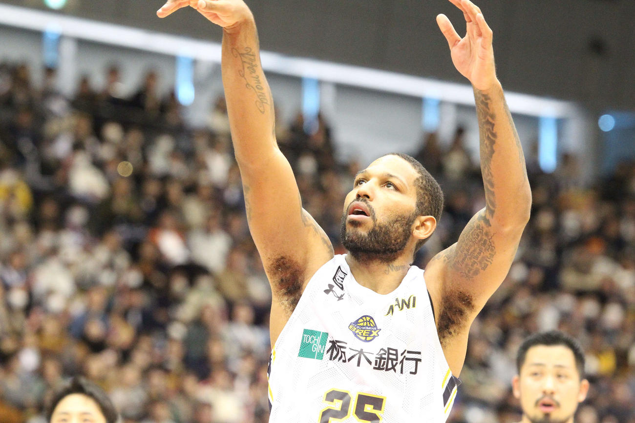横浜BC対宇都宮　チーム最多の26得点をマークした宇都宮のD.J・ニュービル（2023／12／03＝沢田啓太郎）